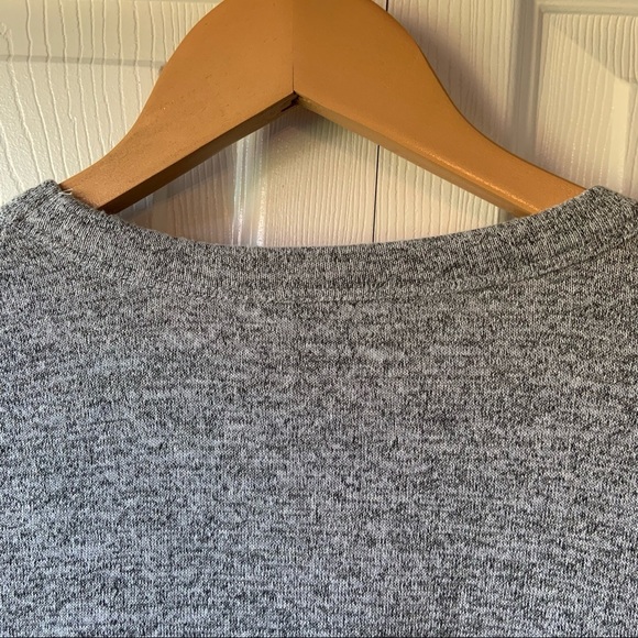 BANANA REPUBLIC grey sweater size medium petite long sleeve - Picture 5 of 6